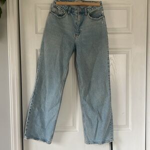 Abercrombie Curve Love 90s High-Rise Relaxed Jeans – Light Wash, Size 27 short